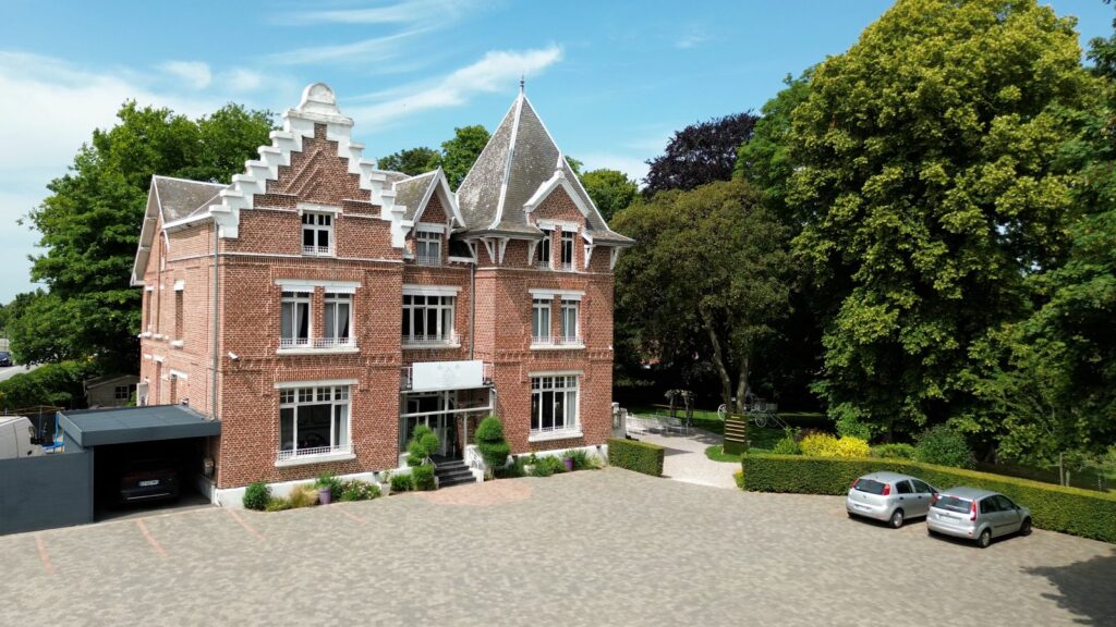 Vue extérieure du Manoir des Lys près de Béthune
